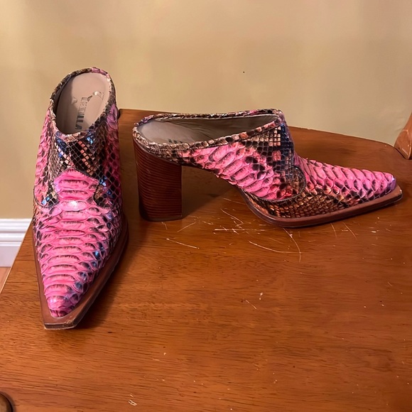 Lezilla Python Mules - Picture 1 of 9